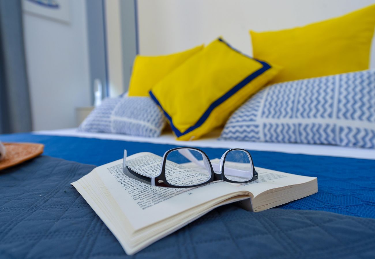 Apartment in Sorrento - AMORE RENTALS - Appartamento Sorrento Center Rooms with Air Conditioning