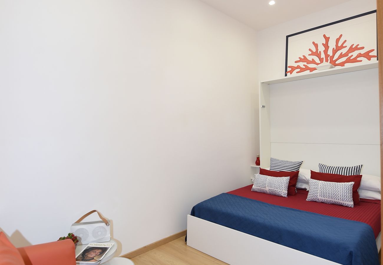 Apartment in Sorrento - AMORE RENTALS - Appartamento Iride with Air Conditioning, Ideal for Families