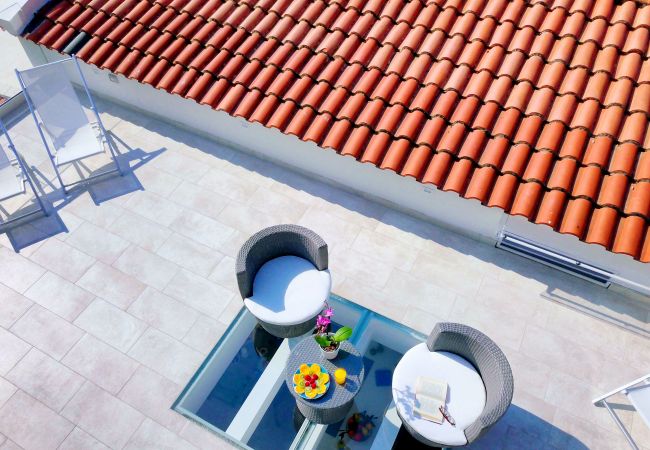 House in Positano - AMORE RENTALS - Casa Cristallo with private Terrace and Sea View House in Positano - AMORE RENTALS - Casa Cristallo with private Terrace and Sea View