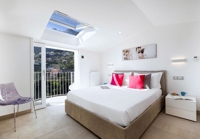 House in Positano - AMORE RENTALS - Casa Cristallo with private Terrace and Sea View House in Positano - AMORE RENTALS - Casa Cristallo with private Terrace and Sea View