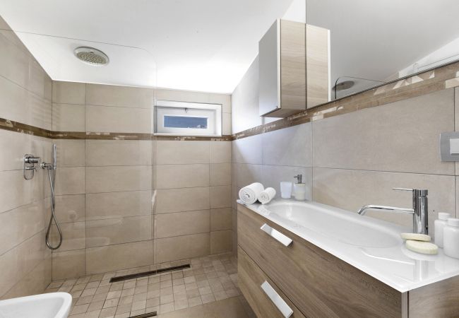 House in Positano - AMORE RENTALS - Casa Cristallo with private Terrace and Sea View House in Positano - AMORE RENTALS - Casa Cristallo with private Terrace and Sea View