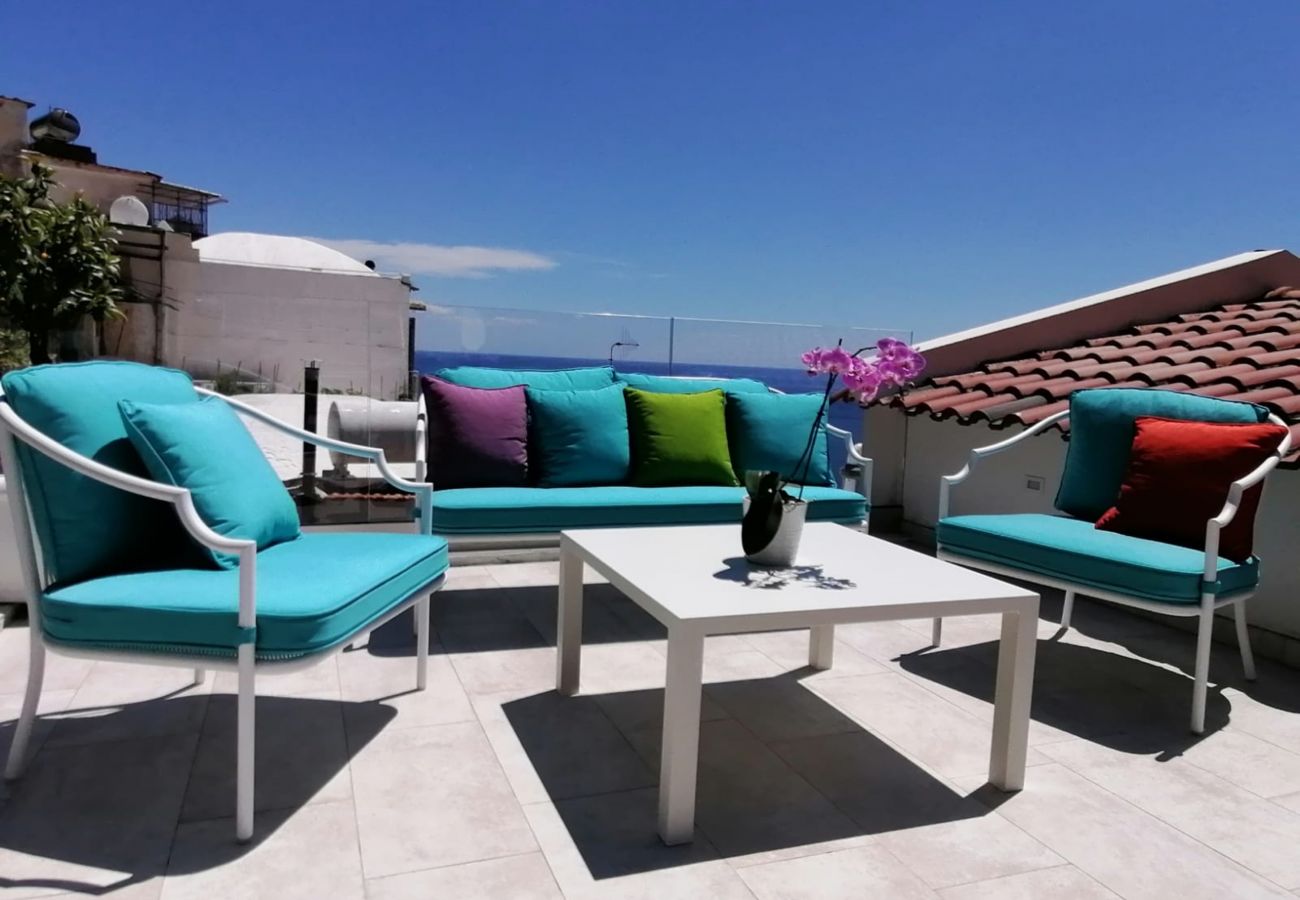 House in Positano - AMORE RENTALS - Casa Cristallo with private Terrace and Sea View