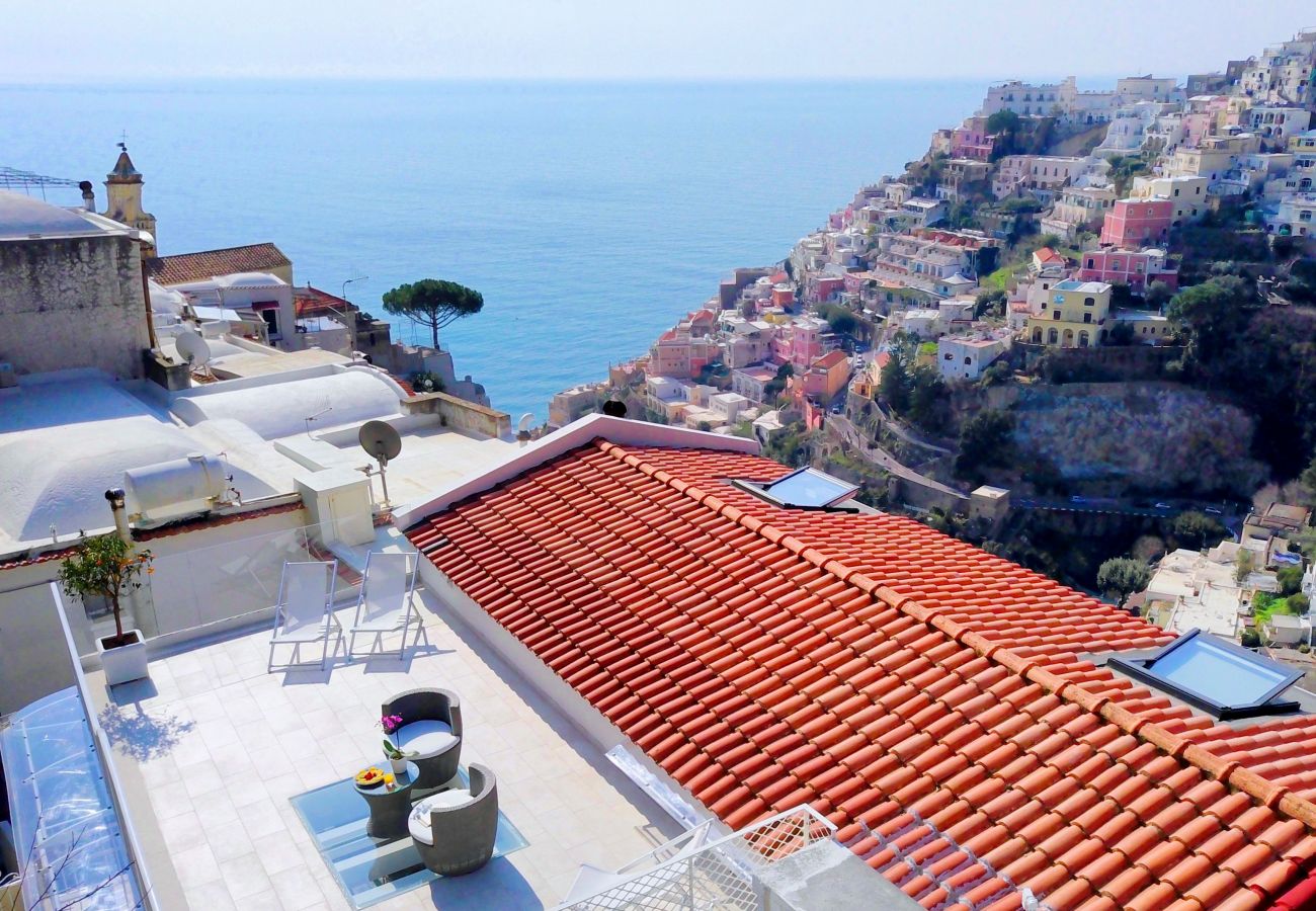 House in Positano - AMORE RENTALS - Casa Cristallo with private Terrace and Sea View