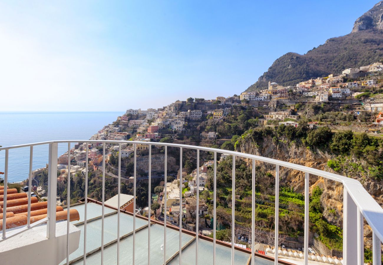 House in Positano - AMORE RENTALS - Casa Cristallo with private Terrace and Sea View