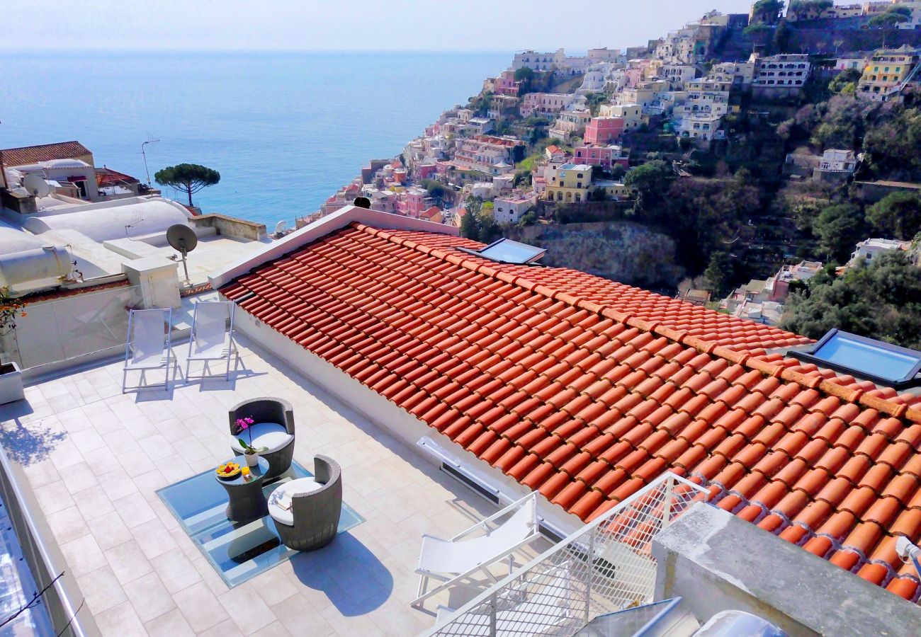 House in Positano - AMORE RENTALS - Casa Cristallo with private Terrace and Sea View