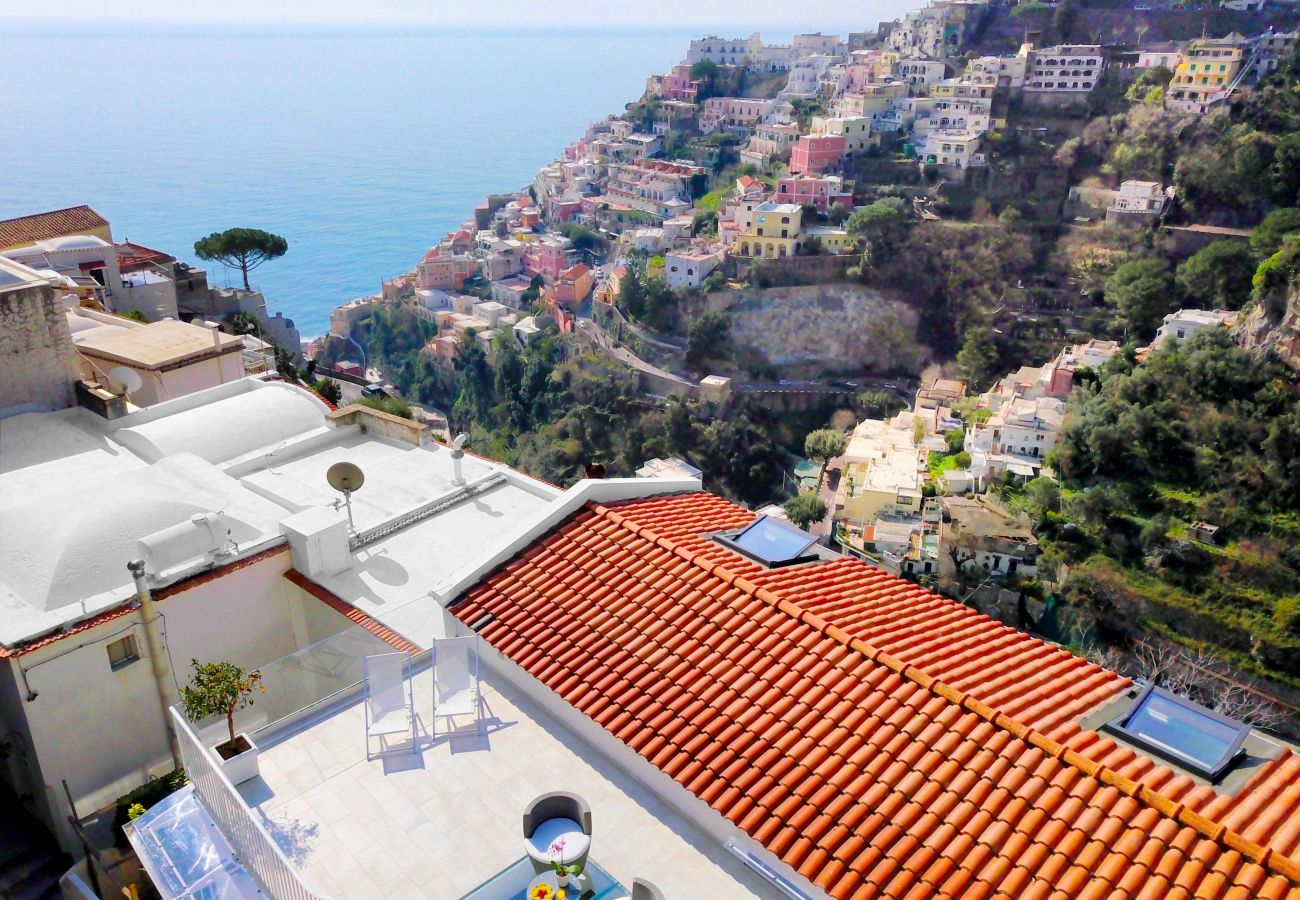 House in Positano - AMORE RENTALS - Casa Cristallo with private Terrace and Sea View