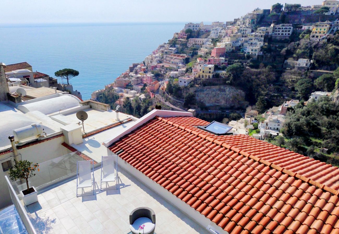 House in Positano - AMORE RENTALS - Casa Cristallo with private Terrace and Sea View