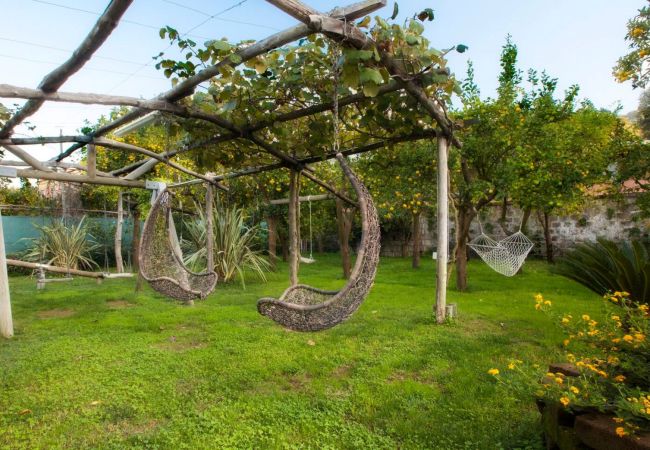 House in Sorrento - AMORE RENTALS - Casa Limoneto with Shared Pool, Garden, Terraces and Parking House in Sorrento - AMORE RENTALS - Casa Limoneto with Shared Pool, Garden, Terraces and Parking