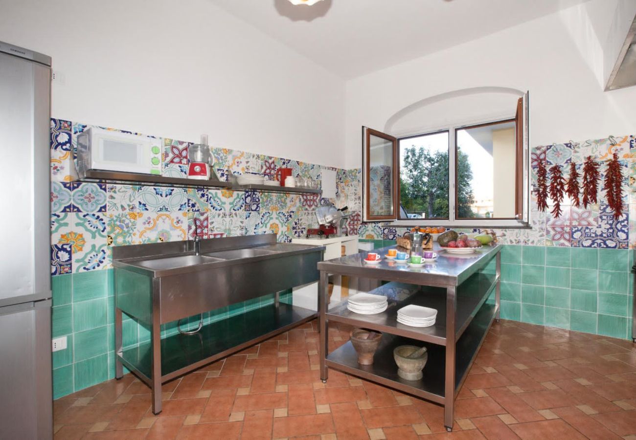 House in Sorrento - AMORE RENTALS - Casa Limoneto with Shared Pool, Garden, Terraces and Parking