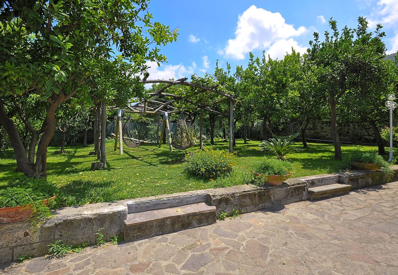 House in Sorrento - AMORE RENTALS - Casa Limoneto with Shared Pool, Garden, Terraces and Parking