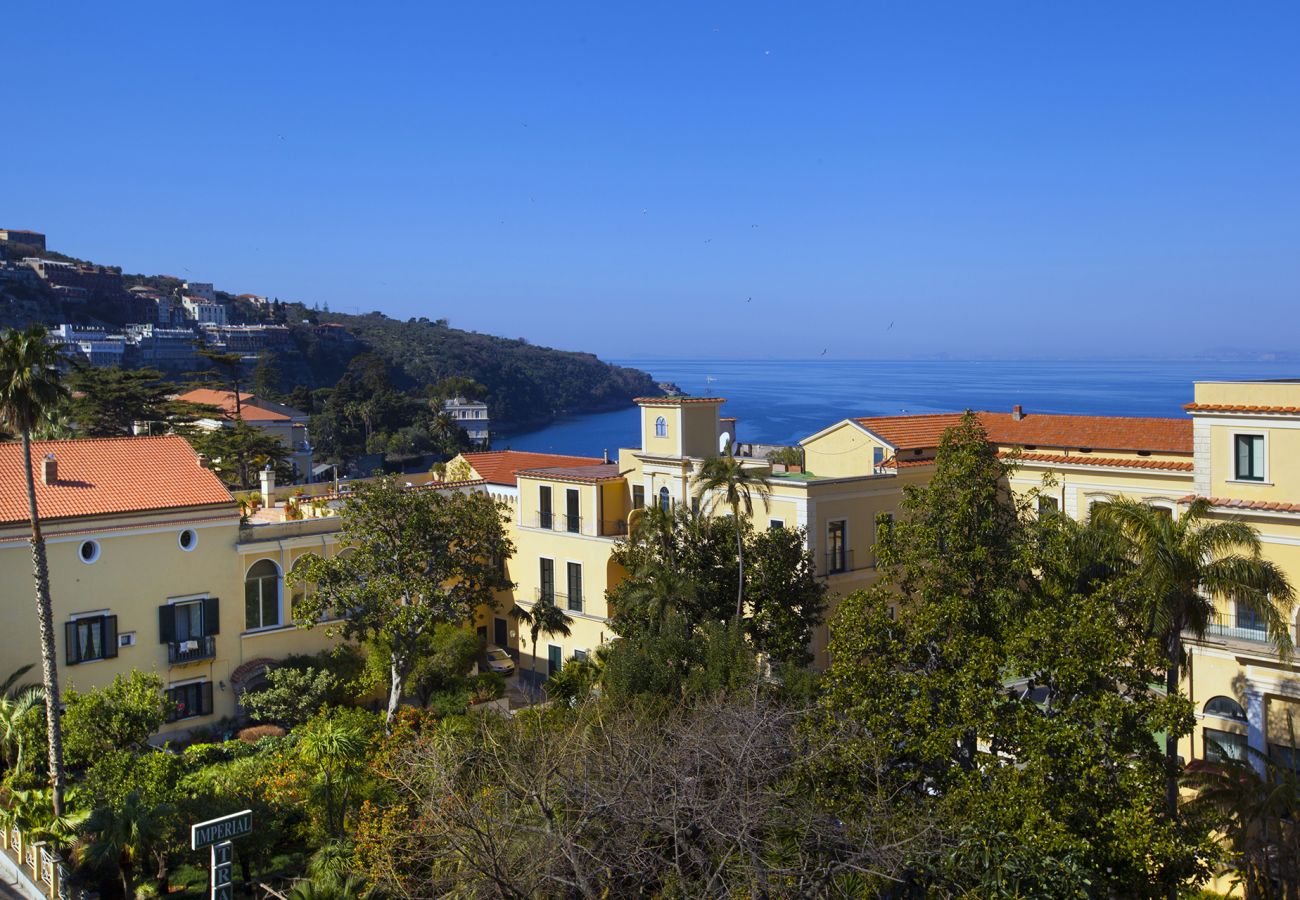 Apartment in Sorrento - AMORE RENTALS - Appartamento Tramontano with Air Conditioning and Internet WI-FI