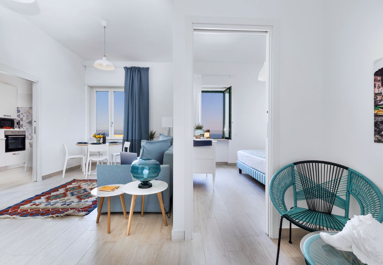 Apartment in Sorrento - AMORE RENTALS - Appartamento Tramontano with Air Conditioning and Internet WI-FI