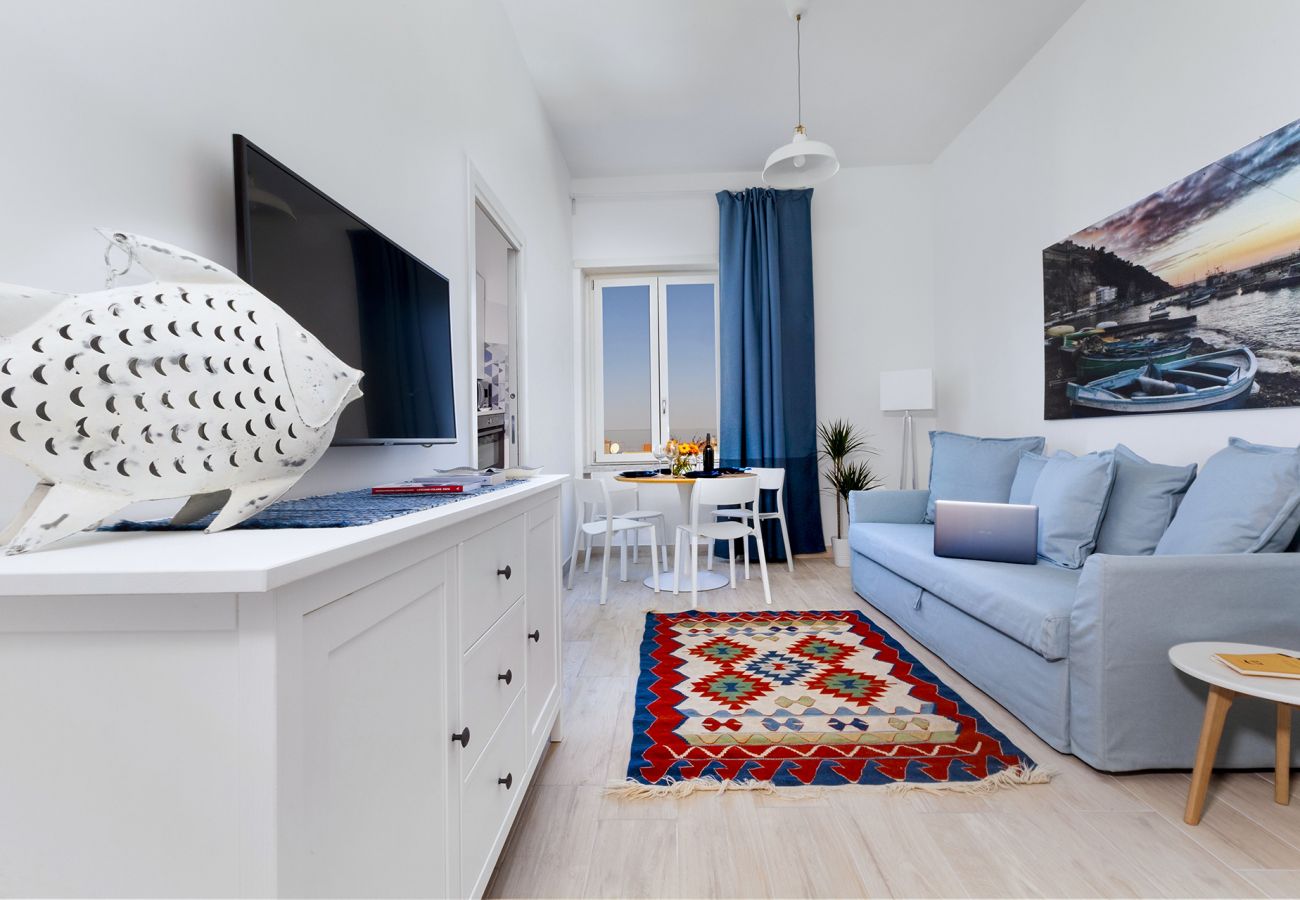 Apartment in Sorrento - AMORE RENTALS - Appartamento Tramontano with Air Conditioning and Internet WI-FI