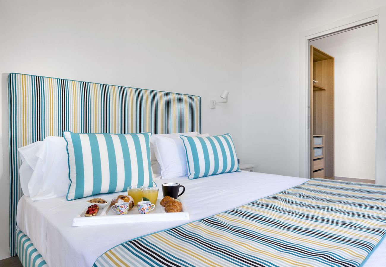Apartment in Sorrento - AMORE RENTALS - Appartamento Tramontano with Air Conditioning and Internet WI-FI