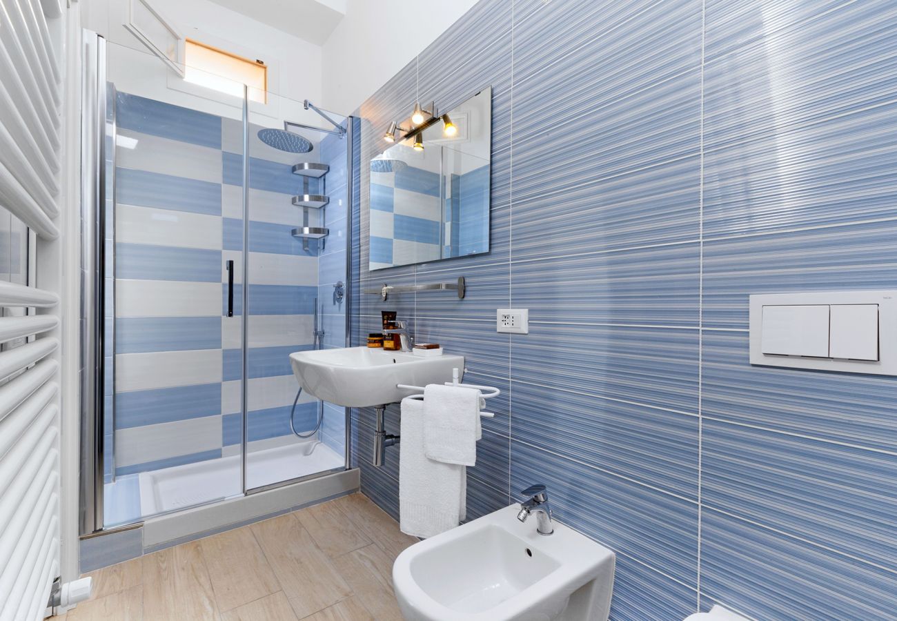 Apartment in Sorrento - AMORE RENTALS - Appartamento Tramontano with Air Conditioning and Internet WI-FI