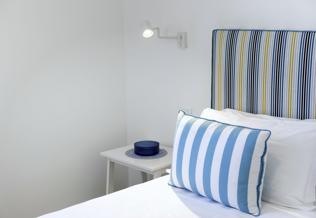 Apartment in Sorrento - AMORE RENTALS - Appartamento Tramontano with Air Conditioning and Internet WI-FI