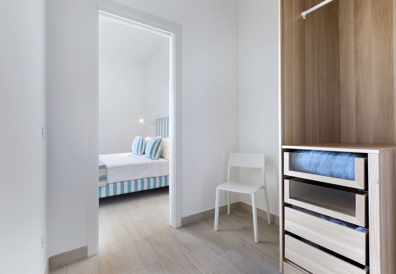 Apartment in Sorrento - AMORE RENTALS - Appartamento Tramontano with Air Conditioning and Internet WI-FI