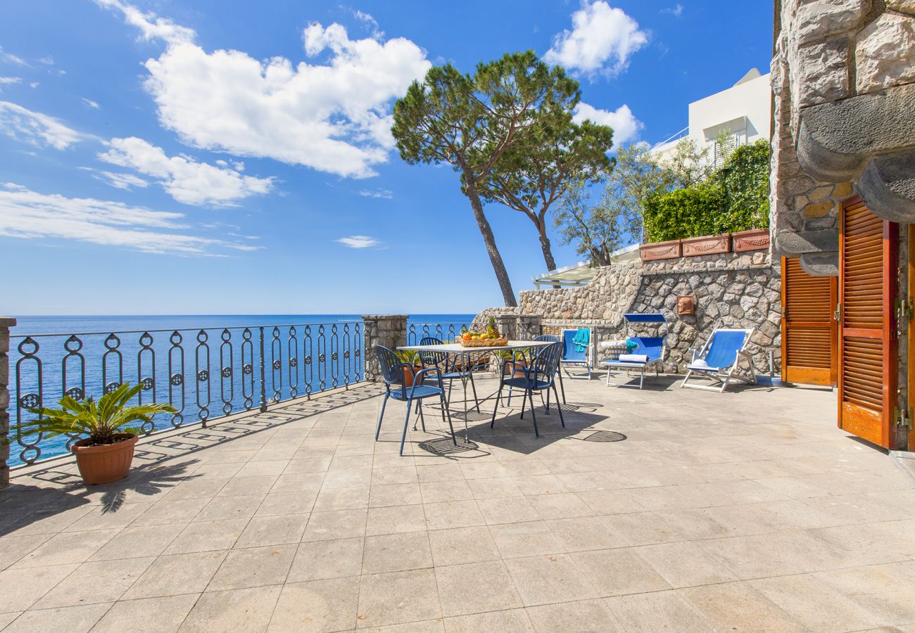 House in Nerano - AMORE RENTALS - Casa Giovanna A with Terraces, Jacuzzi, Sea View and Direct Sea Access