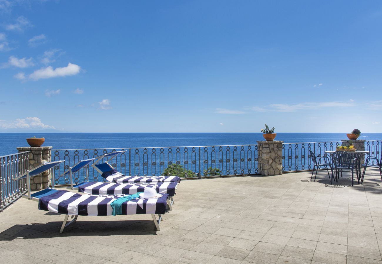 House in Nerano - AMORE RENTALS - Casa Giovanna A with Terraces, Jacuzzi, Sea View and Direct Sea Access