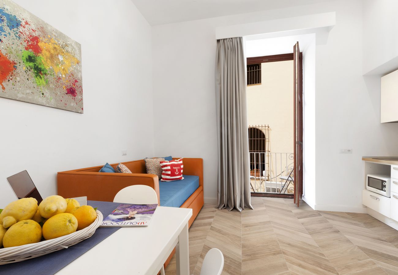 Apartment in Sorrento - AMORE RENTALS - Casa 80 with Air Conditioning and Internet WI-FI