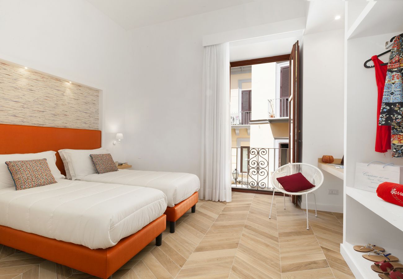 Apartment in Sorrento - AMORE RENTALS - Casa 80 with Air Conditioning and Internet WI-FI