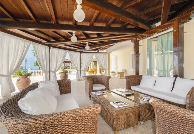 Villa in Massa Lubrense - AMORE RENTALS - Villa Giulia with Private Pool, Sea View, Terraces and Parking Villa in Massa Lubrense - AMORE RENTALS - Villa Giulia with Private Pool, Sea View, Terraces and Parking