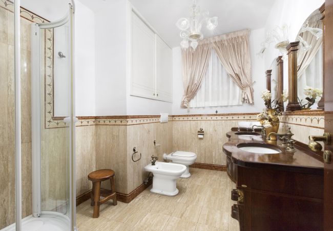 Villa in Massa Lubrense - AMORE RENTALS - Villa Giulia with Private Pool, Sea View, Terraces and Parking Villa in Massa Lubrense - AMORE RENTALS - Villa Giulia with Private Pool, Sea View, Terraces and Parking