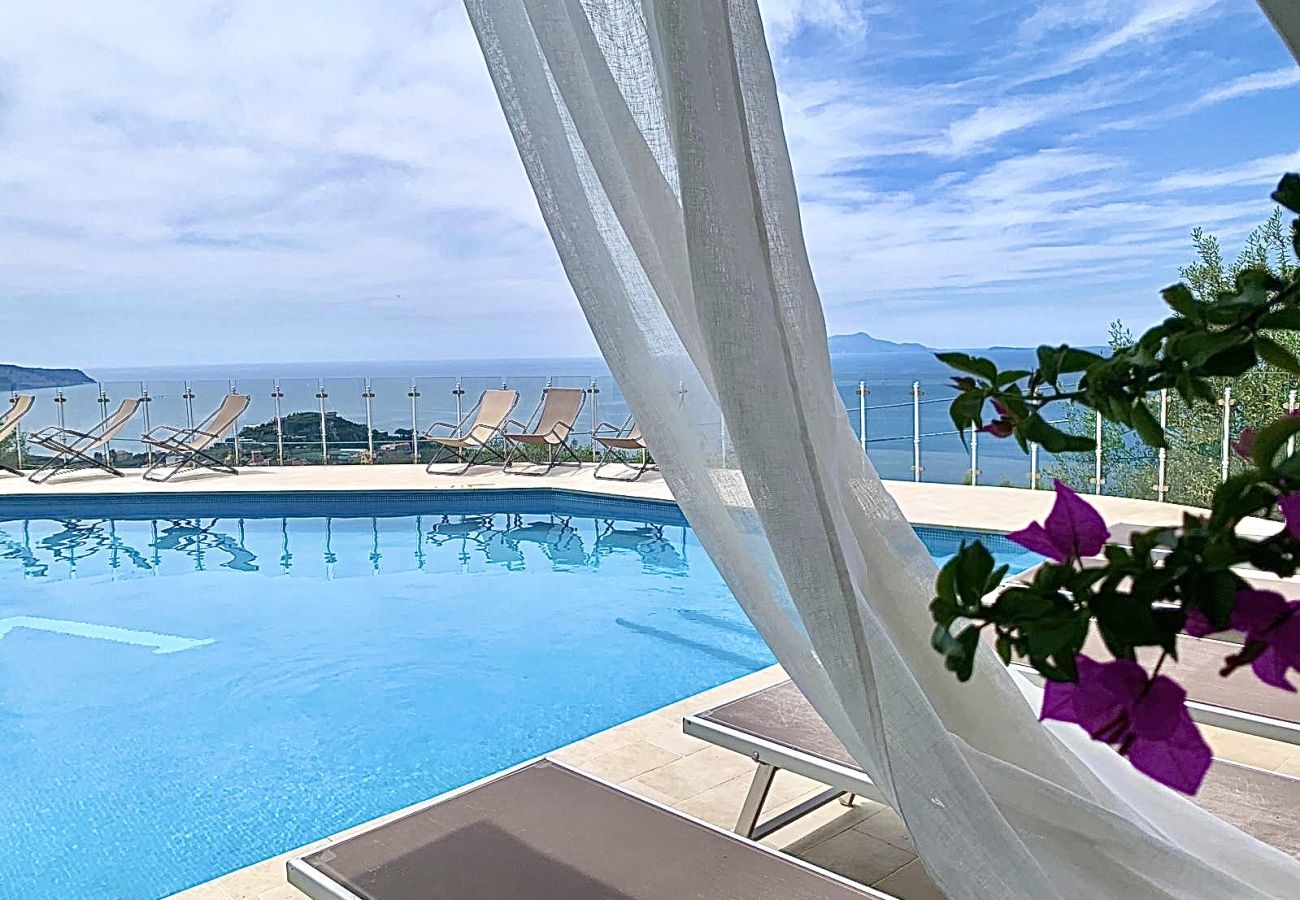 Villa in Massa Lubrense - AMORE RENTALS - Villa Giulia with Private Pool, Sea View, Terraces and Parking