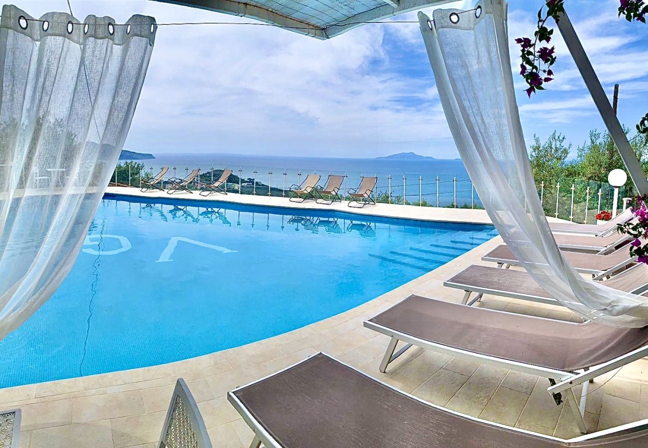 Villa in Massa Lubrense - AMORE RENTALS - Villa Giulia with Private Pool, Sea View, Terraces and Parking