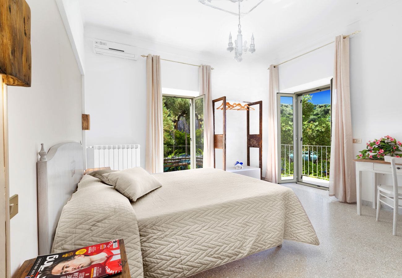 Villa in Massa Lubrense - AMORE RENTALS - Villa Imma with Private Swimming Pool, Sea View and Parking
