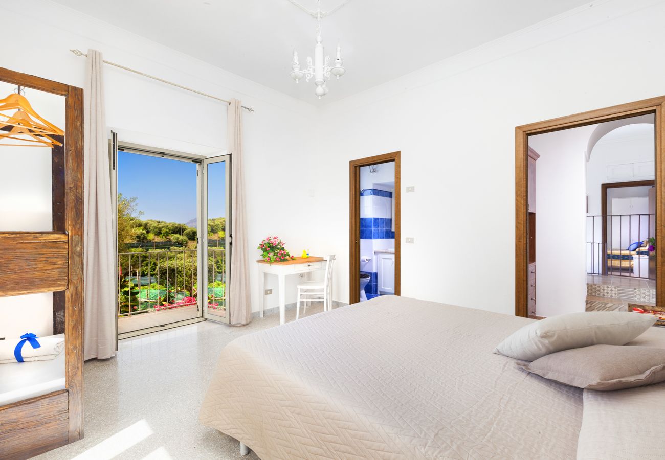Villa in Massa Lubrense - AMORE RENTALS - Villa Imma with Private Swimming Pool, Sea View and Parking