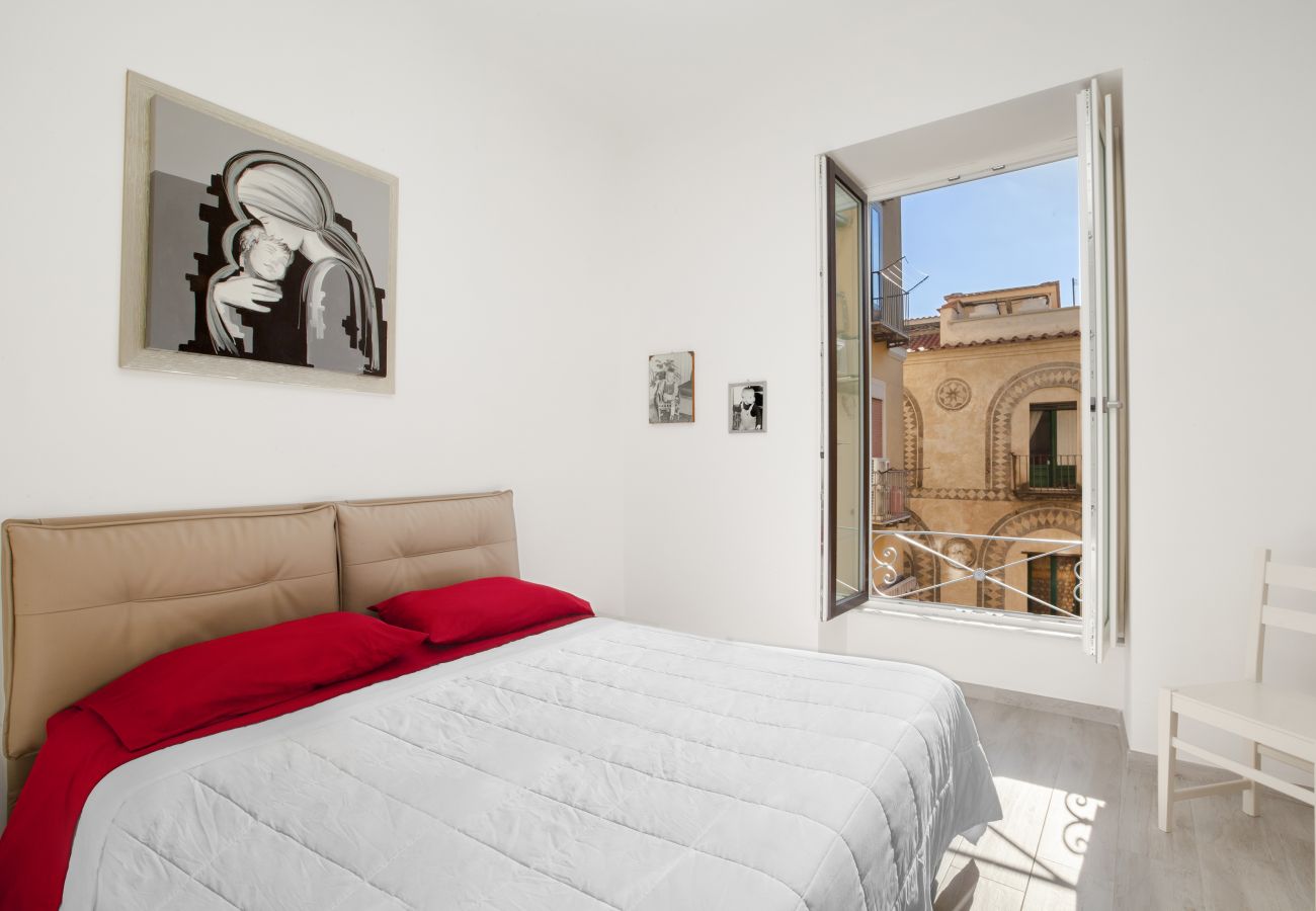 Apartment in Sorrento - Appartamento Daniela 1 with Air Conditioning and Internet WI-FI in Pizza Tasso