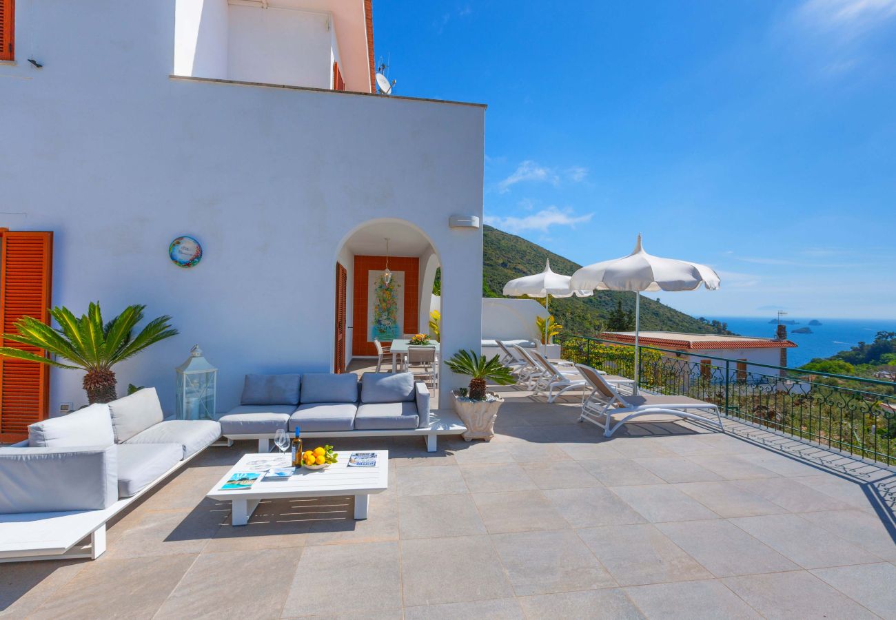 Villa in Massa Lubrense - AMORE RENTALS - Villa Marina with Private Pool, Sea View, Terraces and Parking