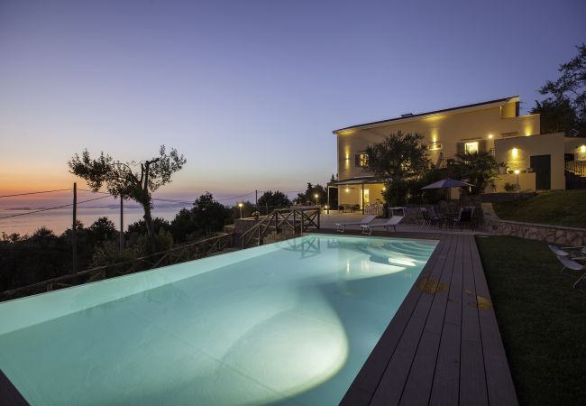 Villa in Sant´Agata sui Due Golfi - Villa Ferrara with Infinity Pool, Sea View, Parking and Garden Villa in Sant´Agata sui Due Golfi - Villa Ferrara with Infinity Pool, Sea View, Parking and Garden