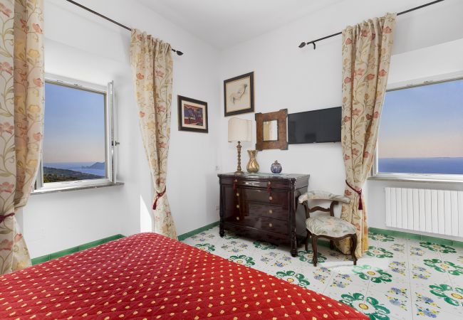 Villa in Sant´Agata sui Due Golfi - Villa Ferrara with Infinity Pool, Sea View, Parking and Garden Villa in Sant´Agata sui Due Golfi - Villa Ferrara with Infinity Pool, Sea View, Parking and Garden