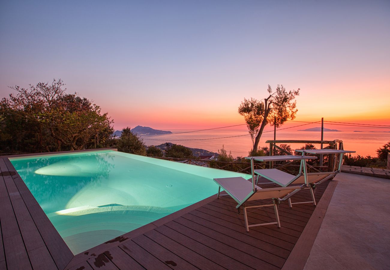 Villa in Sant´Agata sui Due Golfi - Villa Ferrara with Infinity Pool, Sea View, Parking and Garden