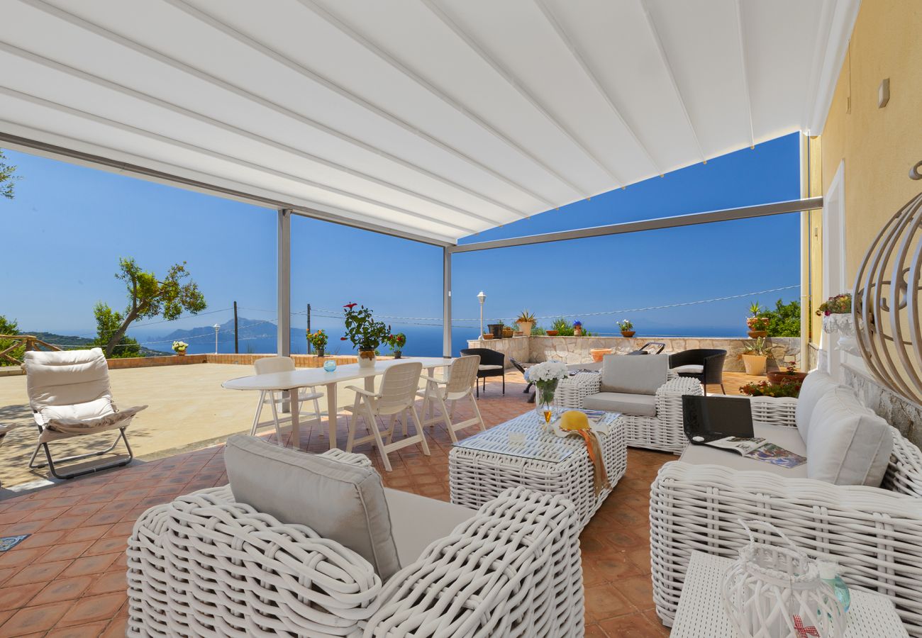 Villa in Sant´Agata sui Due Golfi - Villa Ferrara with Infinity Pool, Sea View, Parking and Garden