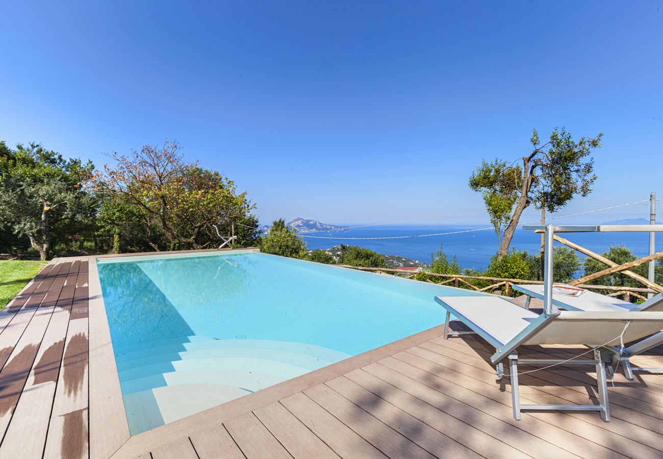 Villa in Sant´Agata sui Due Golfi - Villa Ferrara with Infinity Pool, Sea View, Parking and Garden