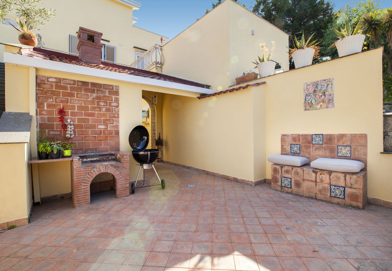 Villa in Sant´Agata sui Due Golfi - Villa Ferrara with Infinity Pool, Sea View, Parking and Garden
