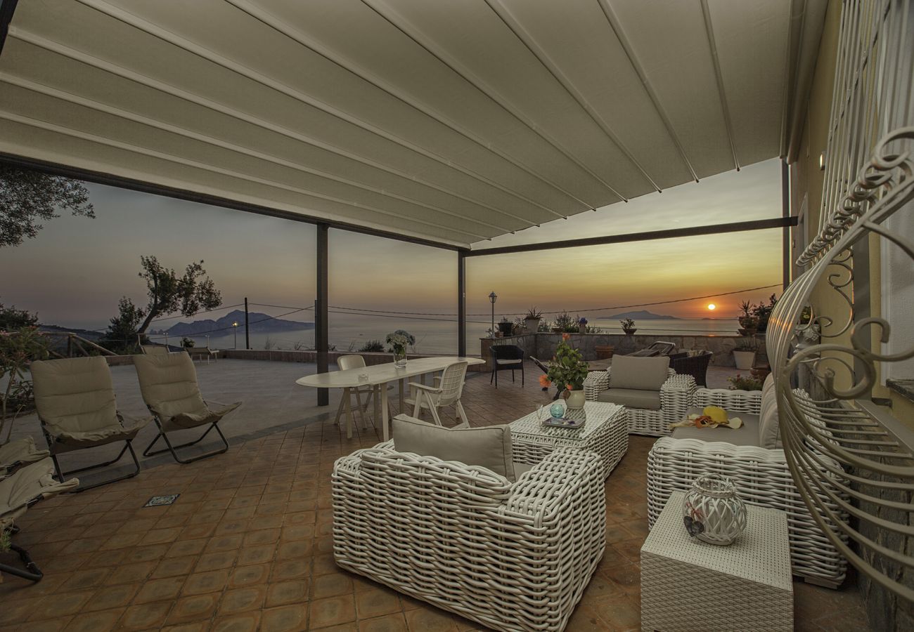 Villa in Sant´Agata sui Due Golfi - Villa Ferrara with Infinity Pool, Sea View, Parking and Garden