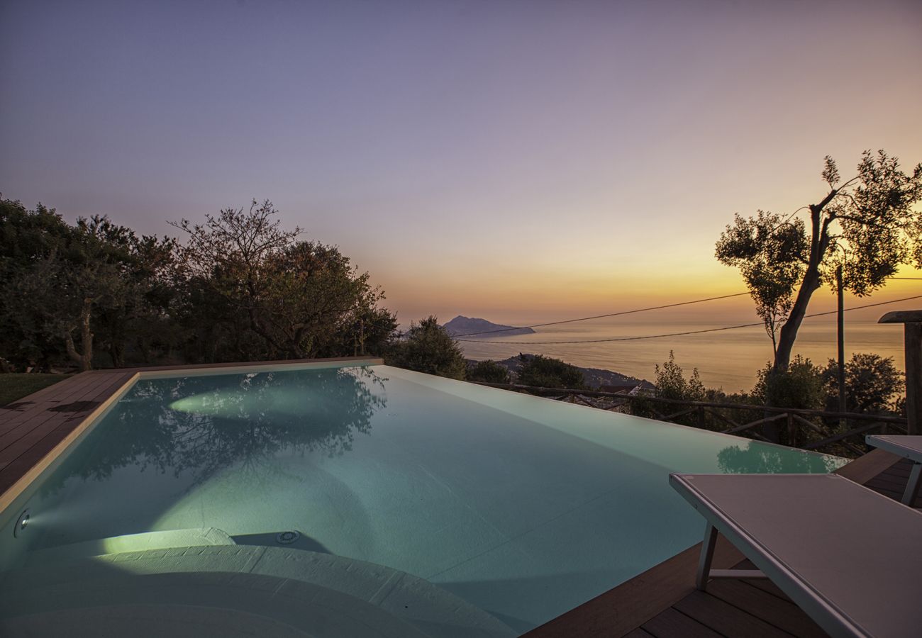 Villa in Sant´Agata sui Due Golfi - Villa Ferrara with Infinity Pool, Sea View, Parking and Garden