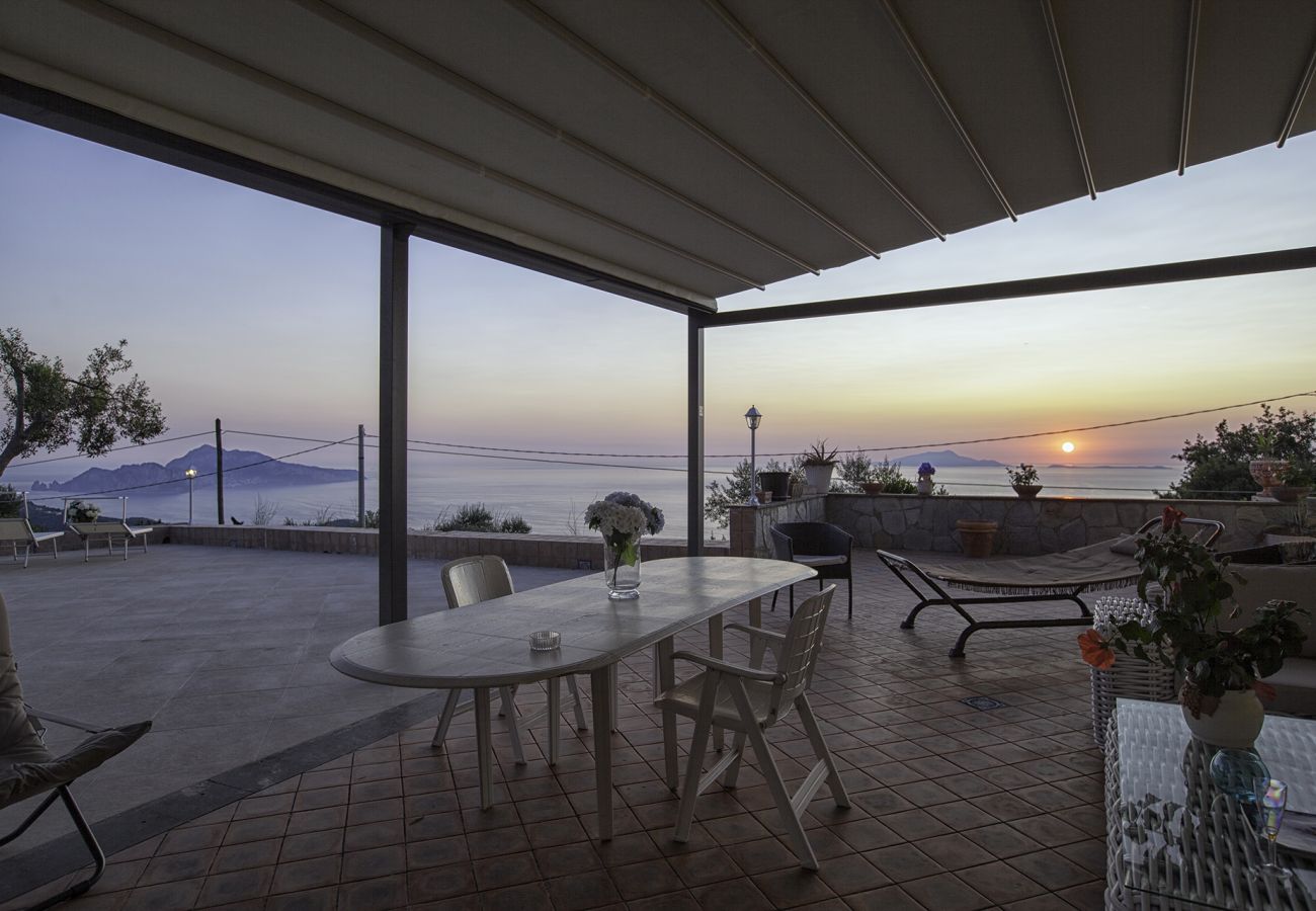 Villa in Sant´Agata sui Due Golfi - Villa Ferrara with Infinity Pool, Sea View, Parking and Garden