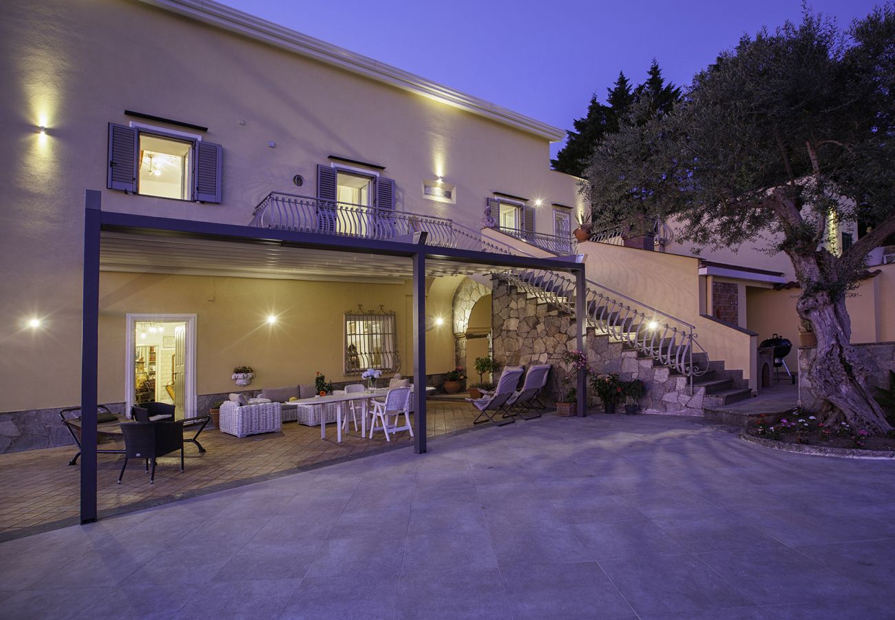 Villa in Sant´Agata sui Due Golfi - Villa Ferrara with Infinity Pool, Sea View, Parking and Garden