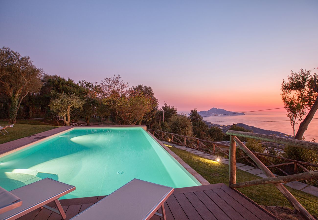Villa in Sant´Agata sui Due Golfi - Villa Ferrara with Infinity Pool, Sea View, Parking and Garden