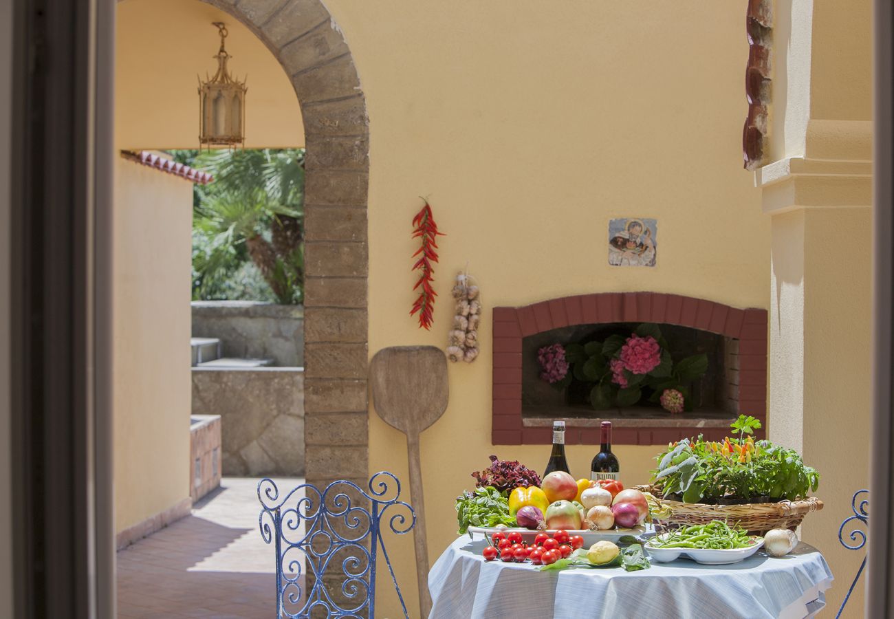 Villa in Sant´Agata sui Due Golfi - Villa Ferrara with Infinity Pool, Sea View, Parking and Garden