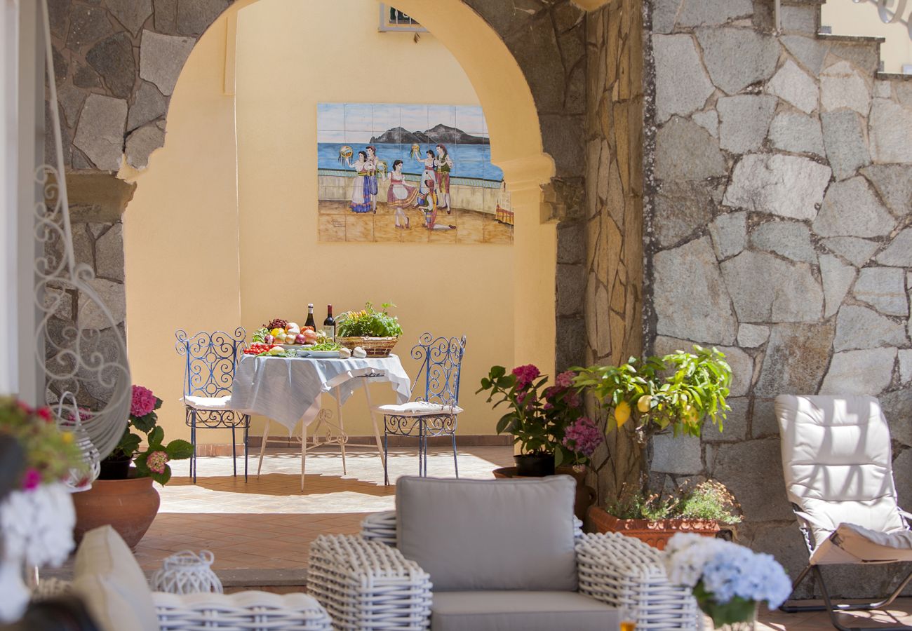 Villa in Sant´Agata sui Due Golfi - Villa Ferrara with Infinity Pool, Sea View, Parking and Garden