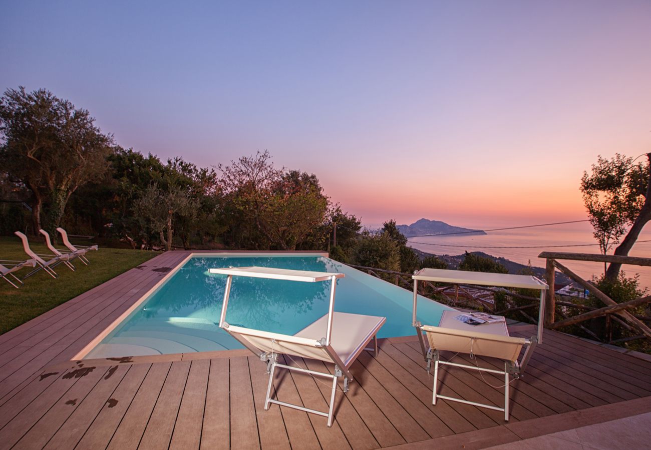Villa in Sant´Agata sui Due Golfi - Villa Ferrara with Infinity Pool, Sea View, Parking and Garden