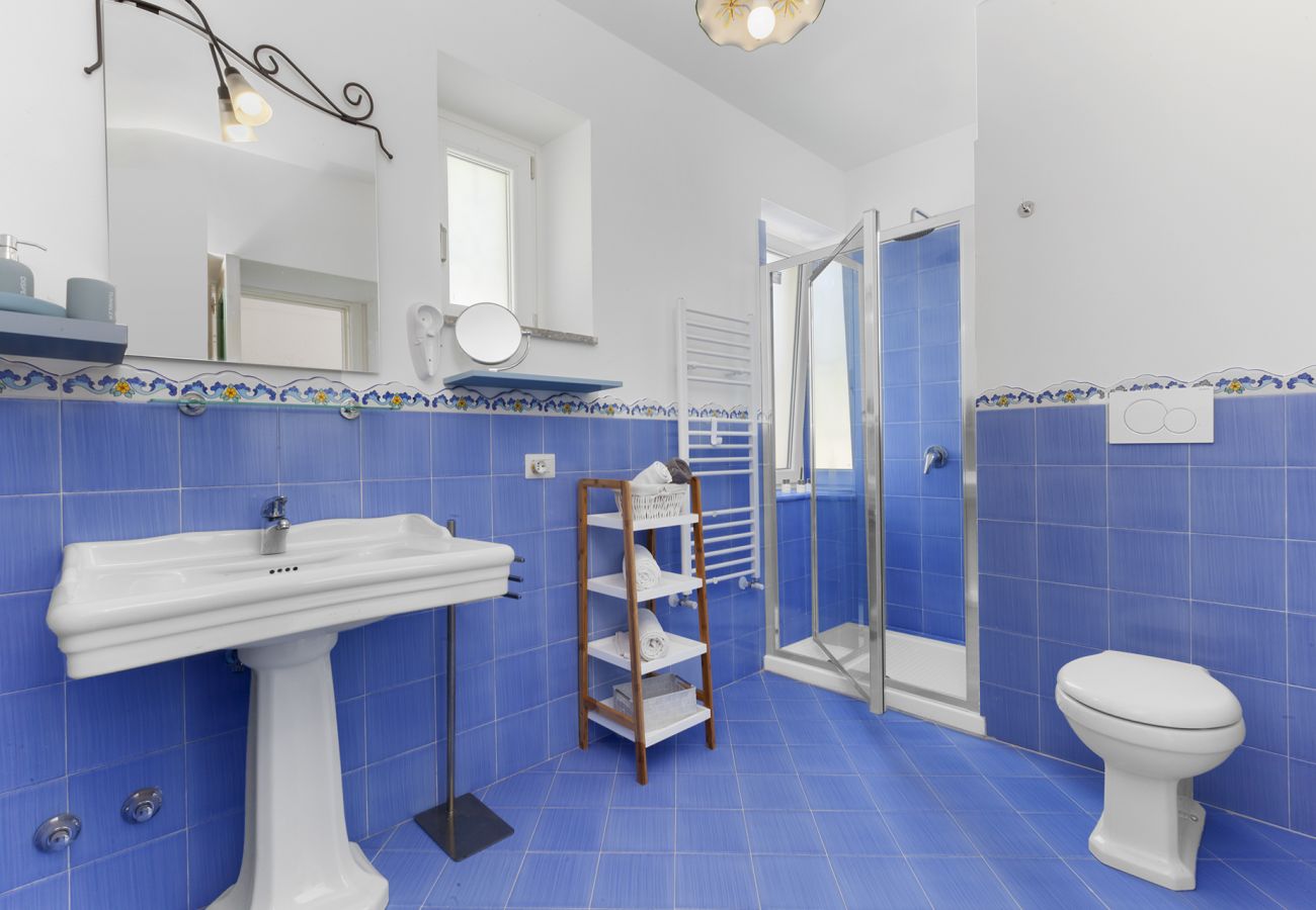 Villa in Sant´Agata sui Due Golfi - Villa Ferrara with Infinity Pool, Sea View, Parking and Garden