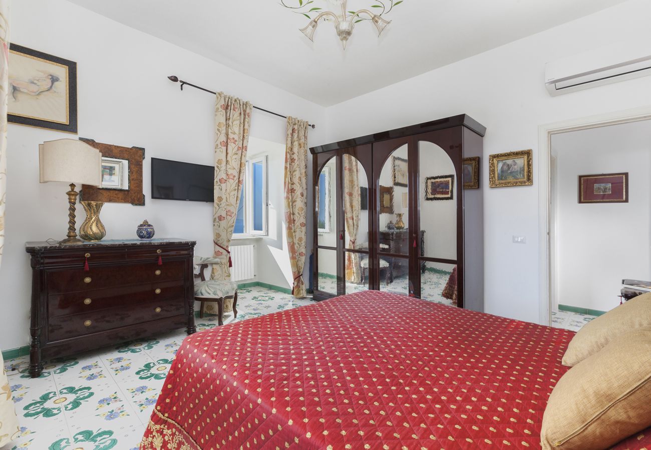 Villa in Sant´Agata sui Due Golfi - Villa Ferrara with Infinity Pool, Sea View, Parking and Garden