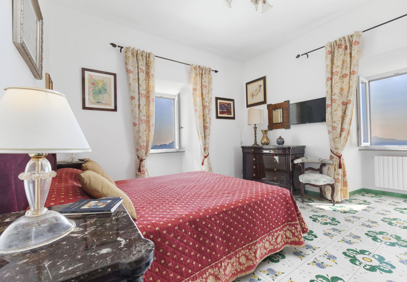 Villa in Sant´Agata sui Due Golfi - Villa Ferrara with Infinity Pool, Sea View, Parking and Garden